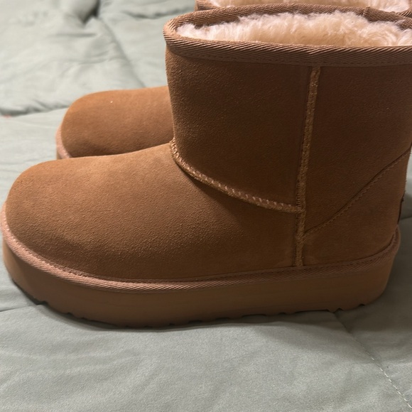 Classic Mini Suede Ugg - Picture 6 of 6
